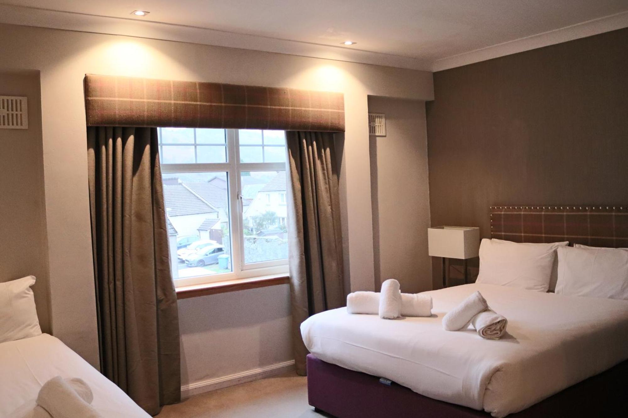 Anchor Hotel And Seabed Restaurant Tarbert  Bagian luar foto