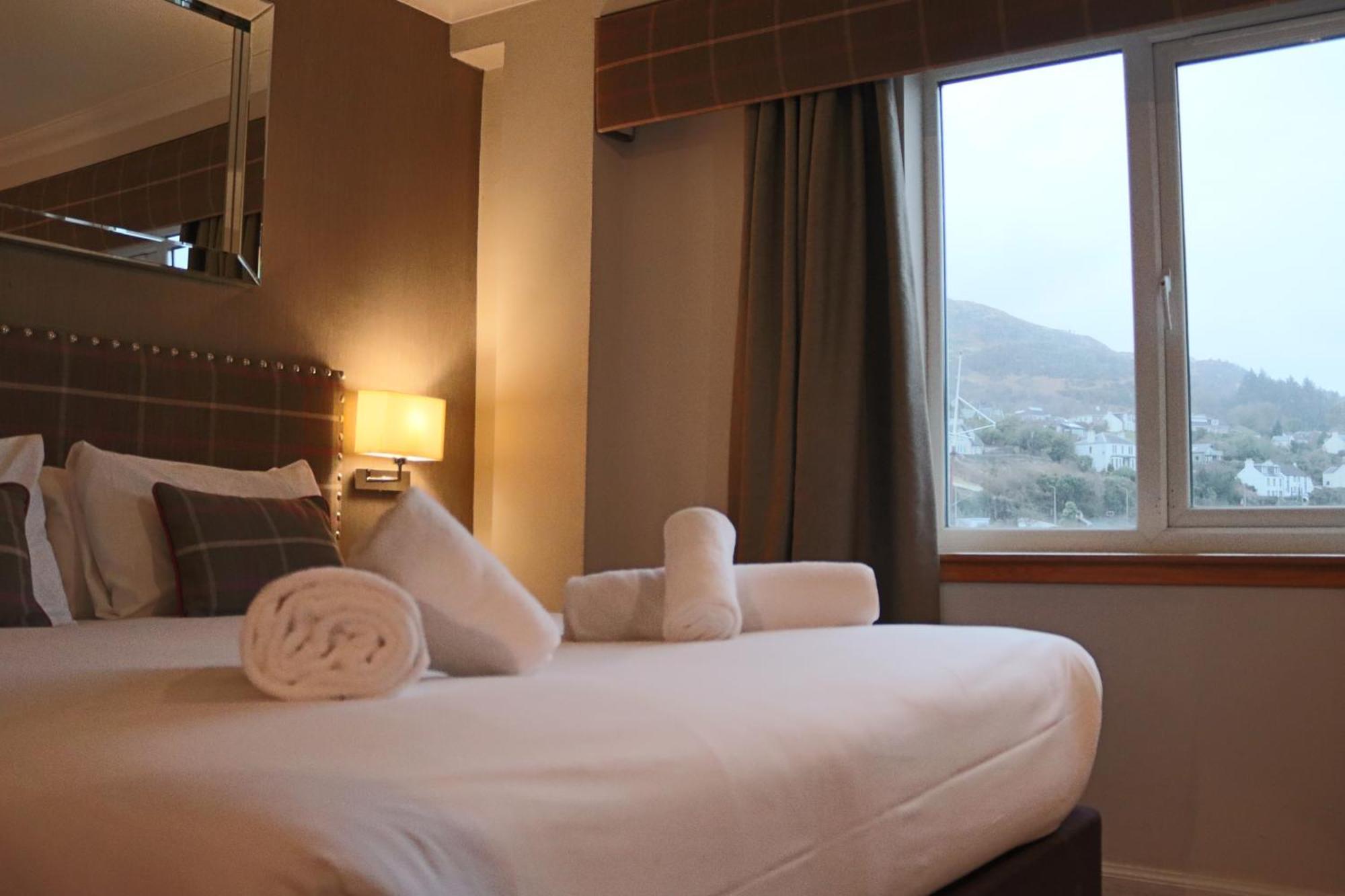 Anchor Hotel And Seabed Restaurant Tarbert  Bagian luar foto