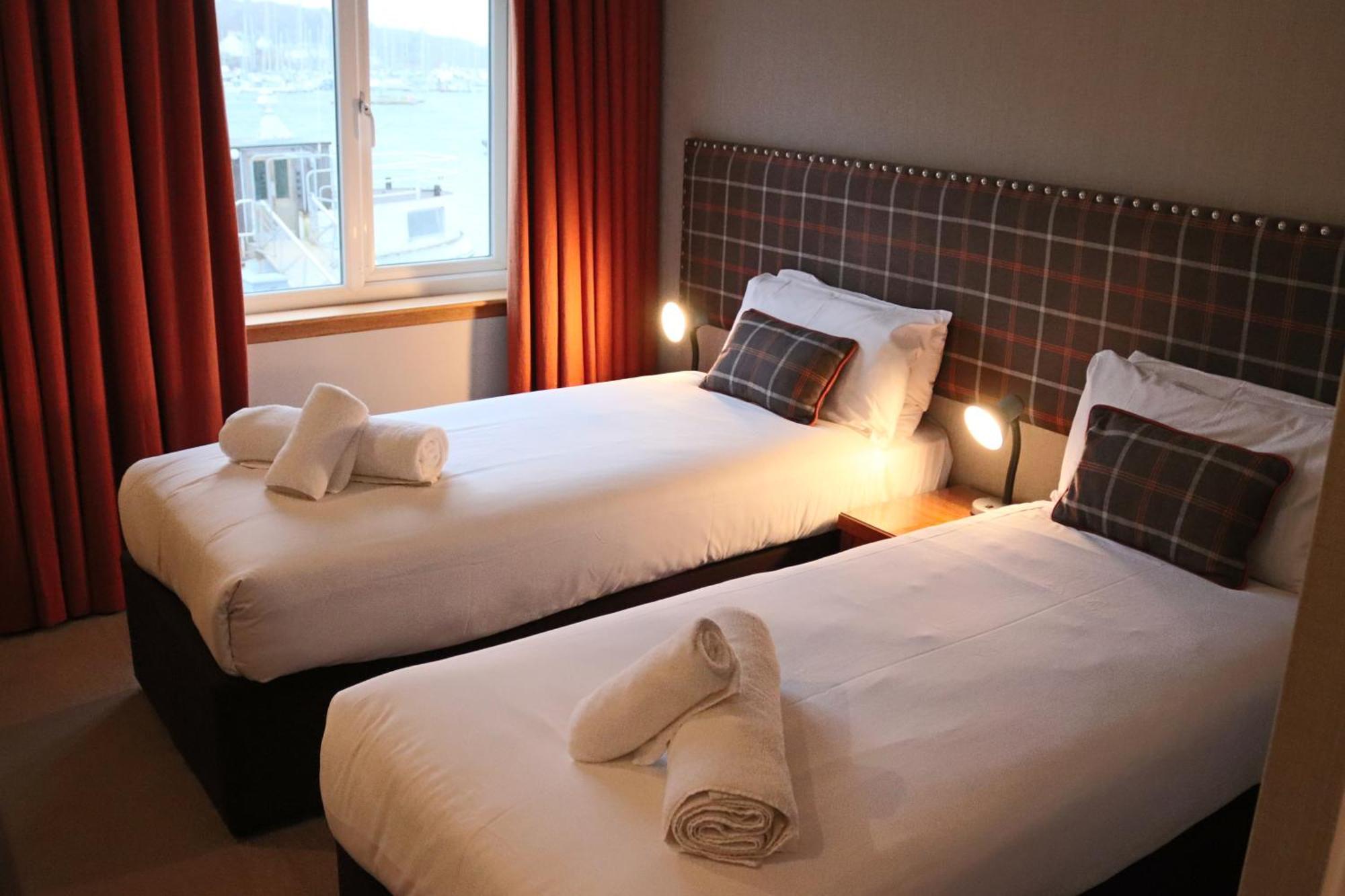 Anchor Hotel And Seabed Restaurant Tarbert  Bagian luar foto