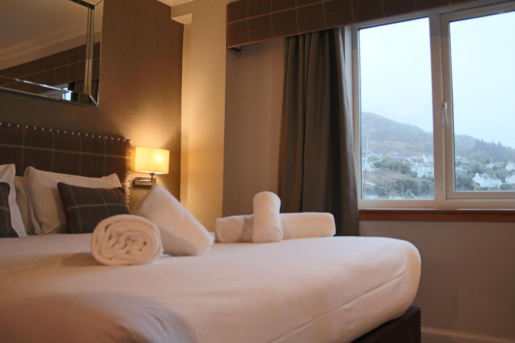 Anchor Hotel And Seabed Restaurant Tarbert  Bagian luar foto