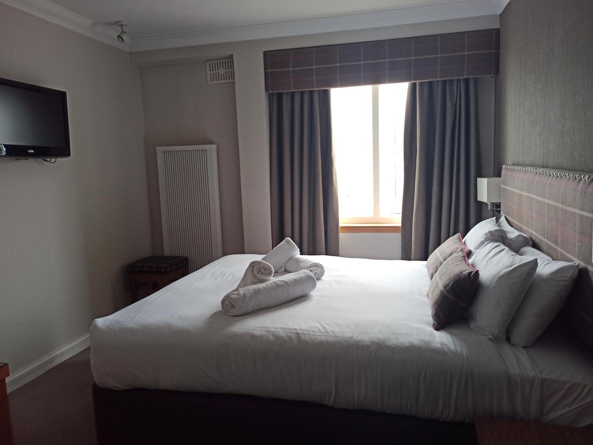 Anchor Hotel And Seabed Restaurant Tarbert  Bagian luar foto