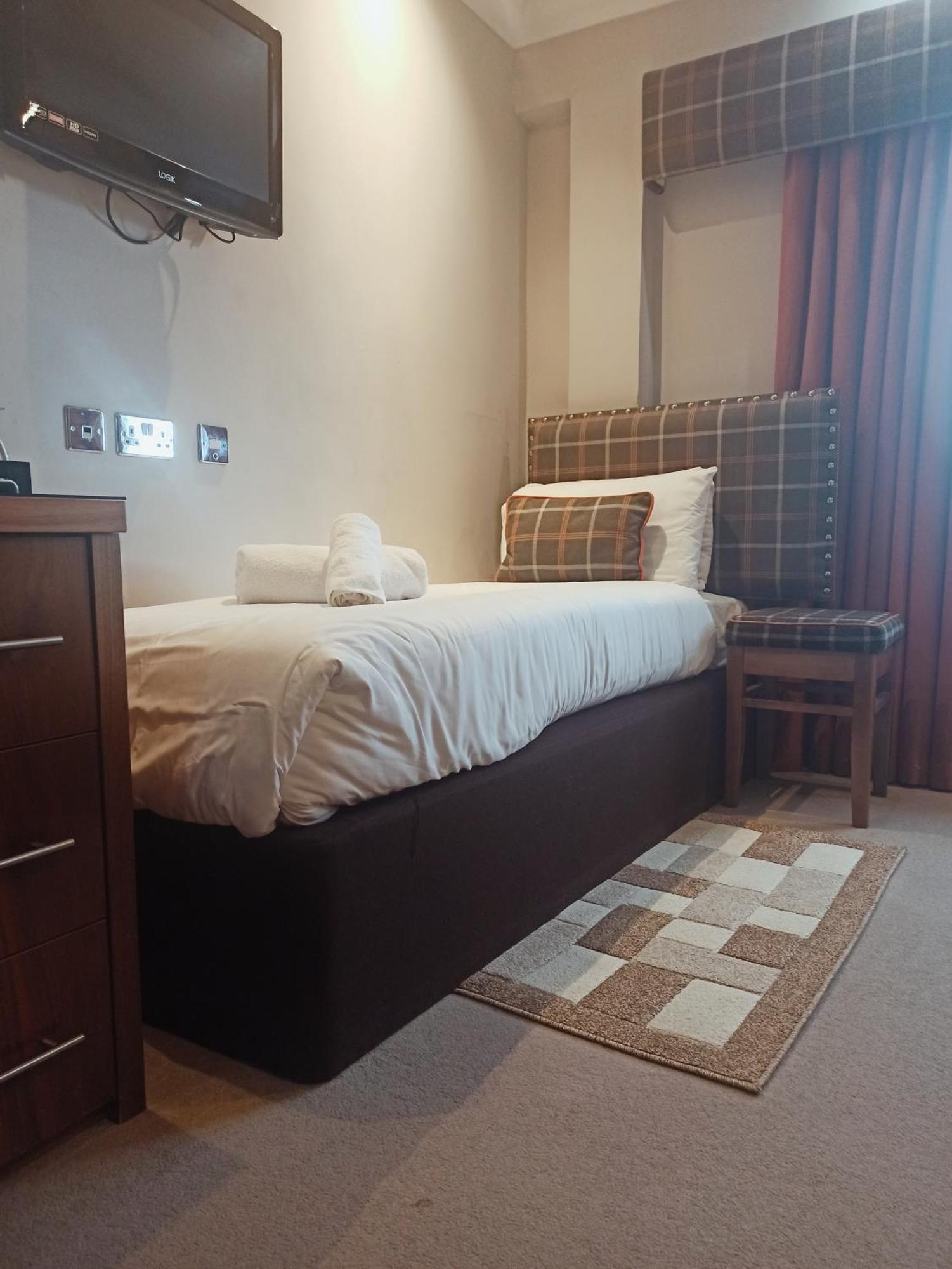 Anchor Hotel And Seabed Restaurant Tarbert  Bagian luar foto