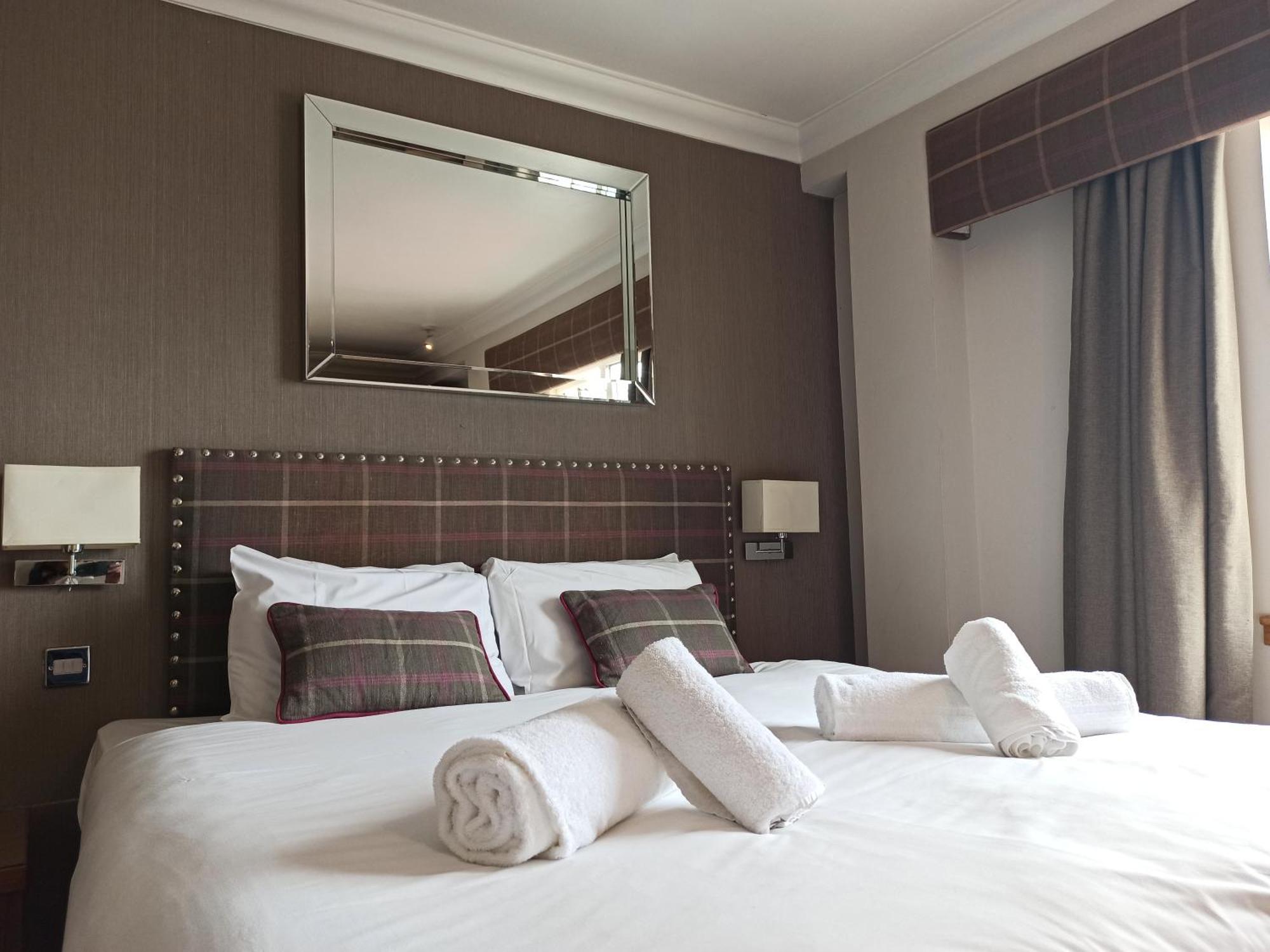 Anchor Hotel And Seabed Restaurant Tarbert  Bagian luar foto