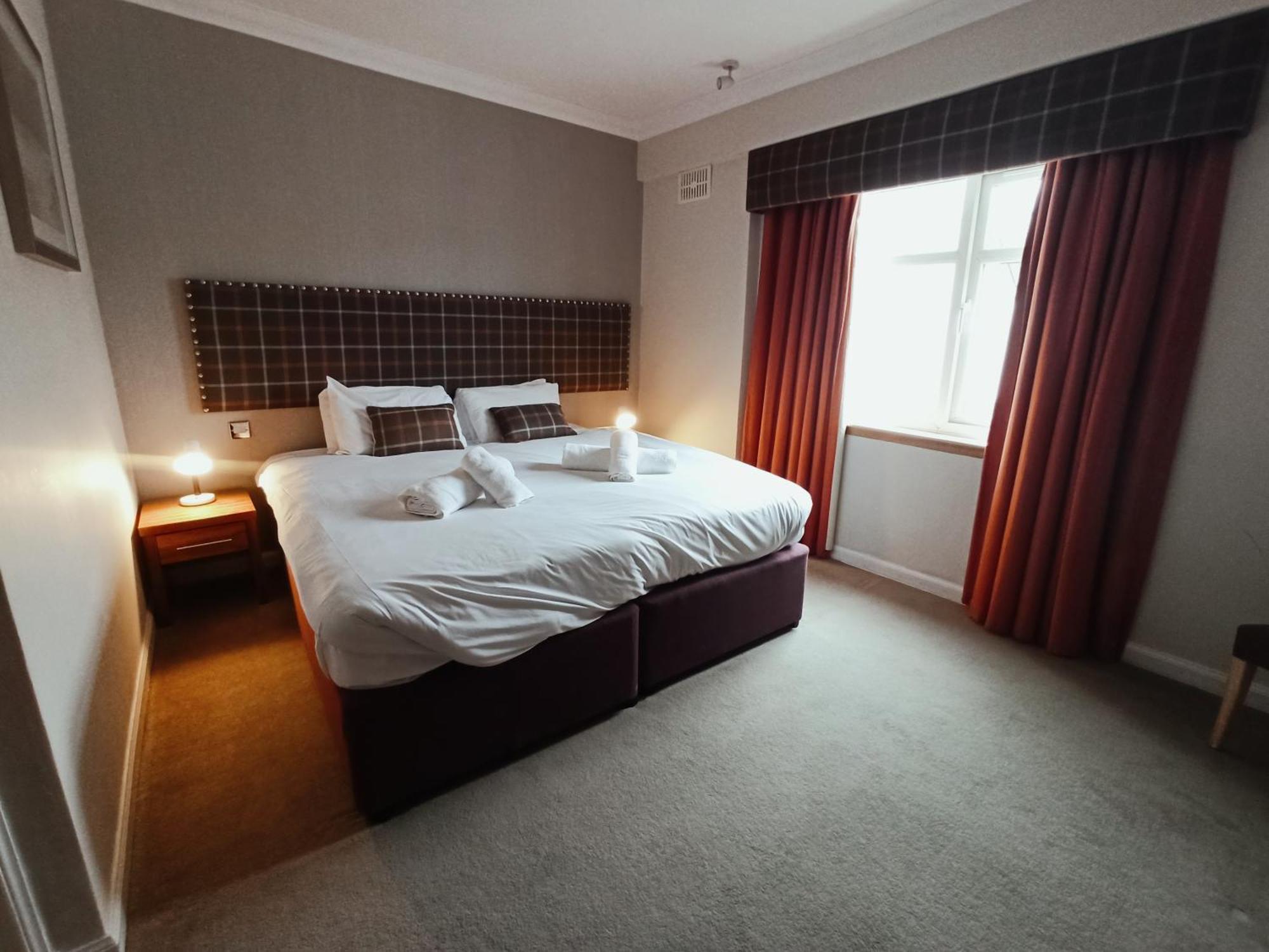Anchor Hotel And Seabed Restaurant Tarbert  Bagian luar foto
