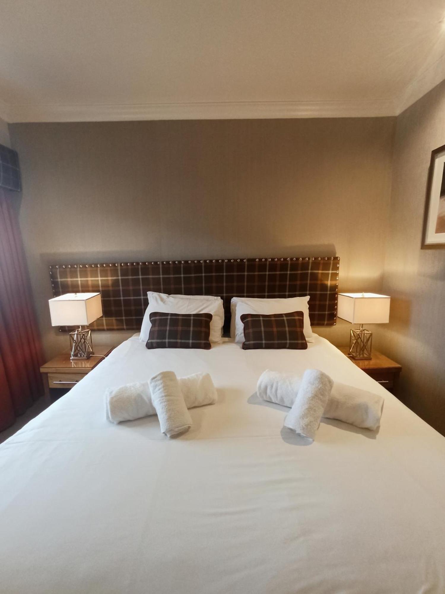 Anchor Hotel And Seabed Restaurant Tarbert  Bagian luar foto