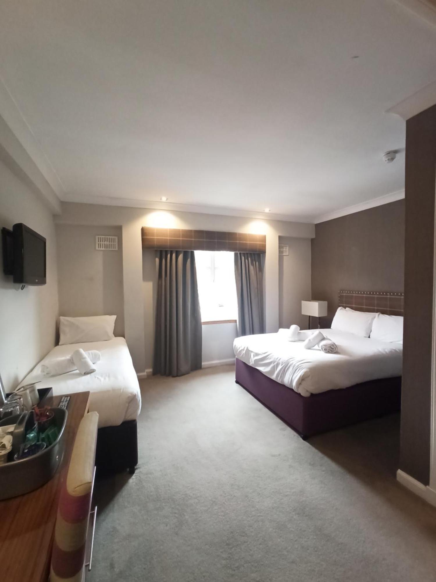 Anchor Hotel And Seabed Restaurant Tarbert  Bagian luar foto