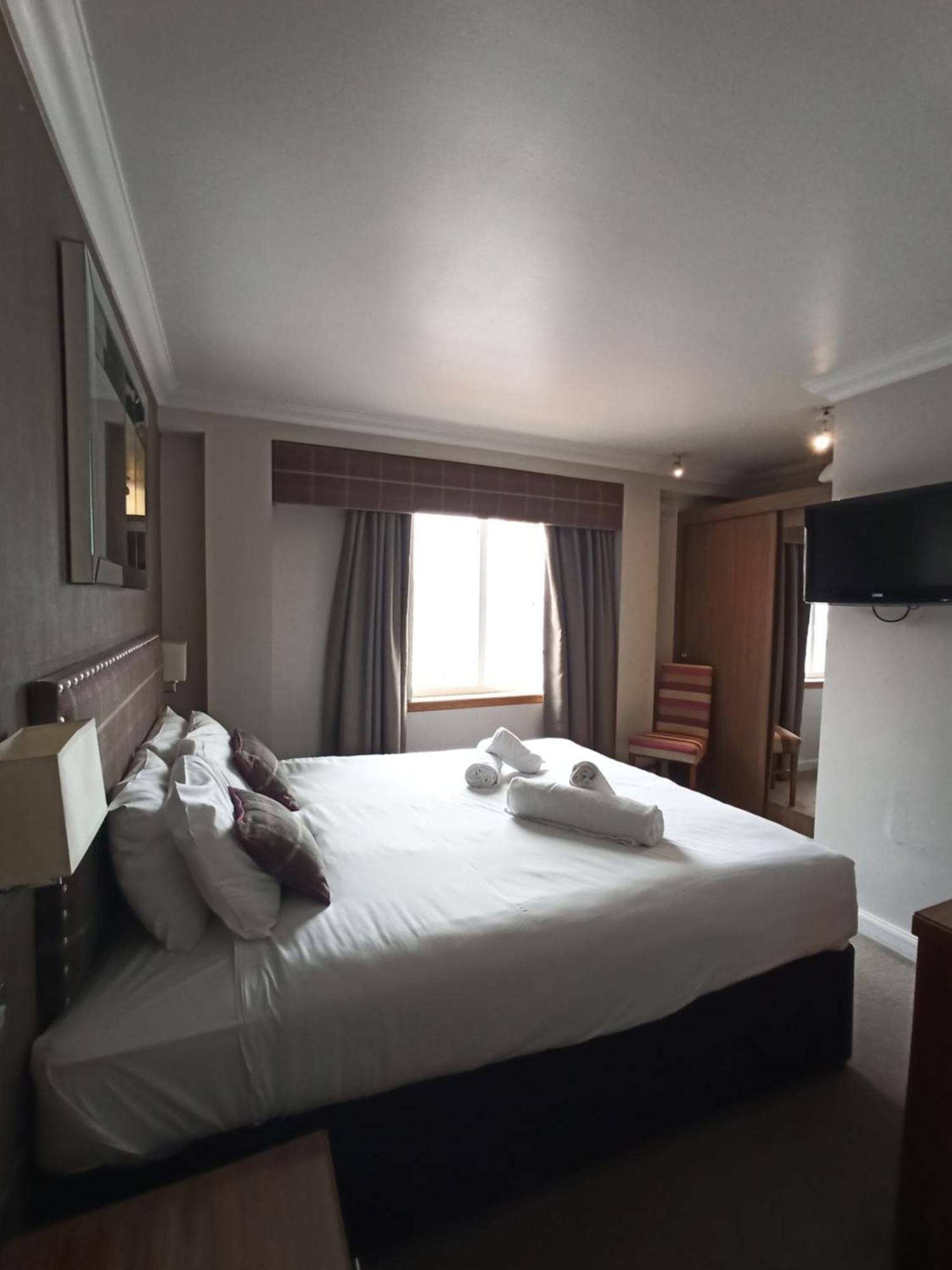 Anchor Hotel And Seabed Restaurant Tarbert  Bagian luar foto